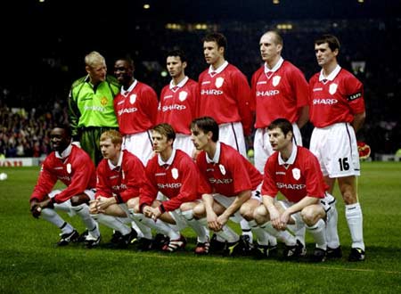 他更肩负着 他更肩负着